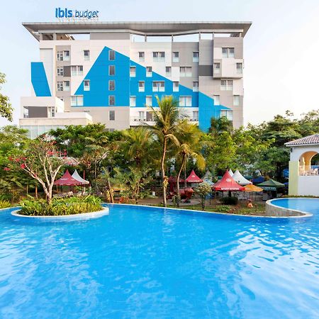 Ibis Budget Cikarang Festival Μπεκάσι Εξωτερικό φωτογραφία