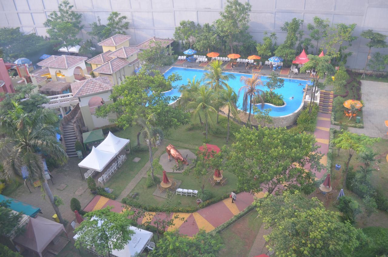 Ibis Budget Cikarang Festival Μπεκάσι Εξωτερικό φωτογραφία